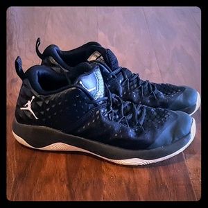 Jordan Extra. FLY shoes